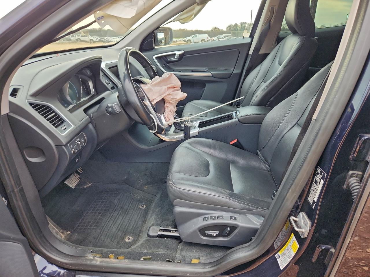 2016 VOLVO XC60 T6 PREMIER photo 13