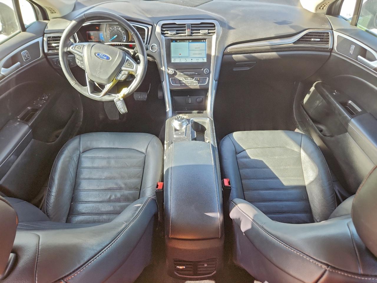 2017 FORD FUSION SE photo 8