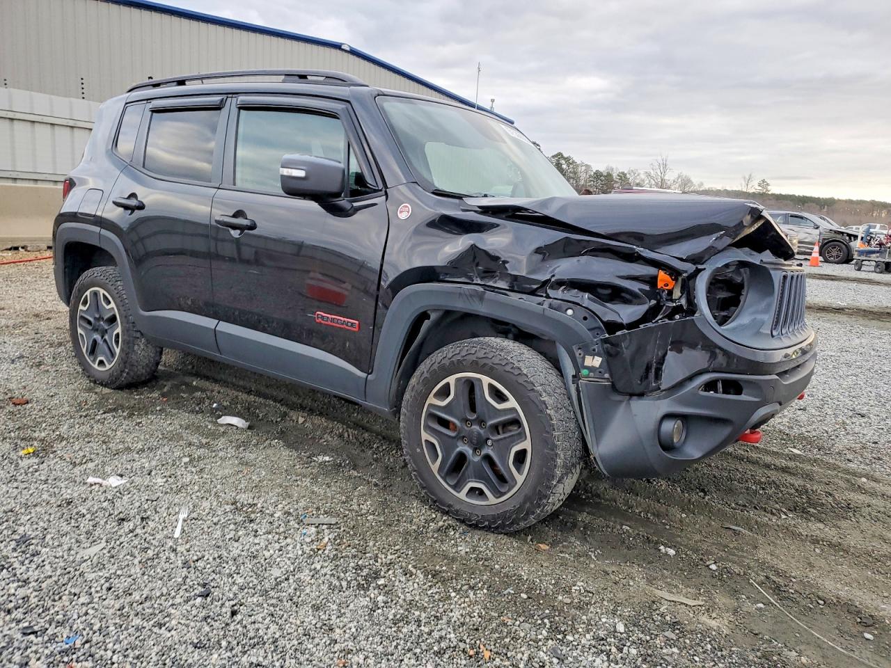 2015 JEEP RENEGADE TRAILHAWK photo 4