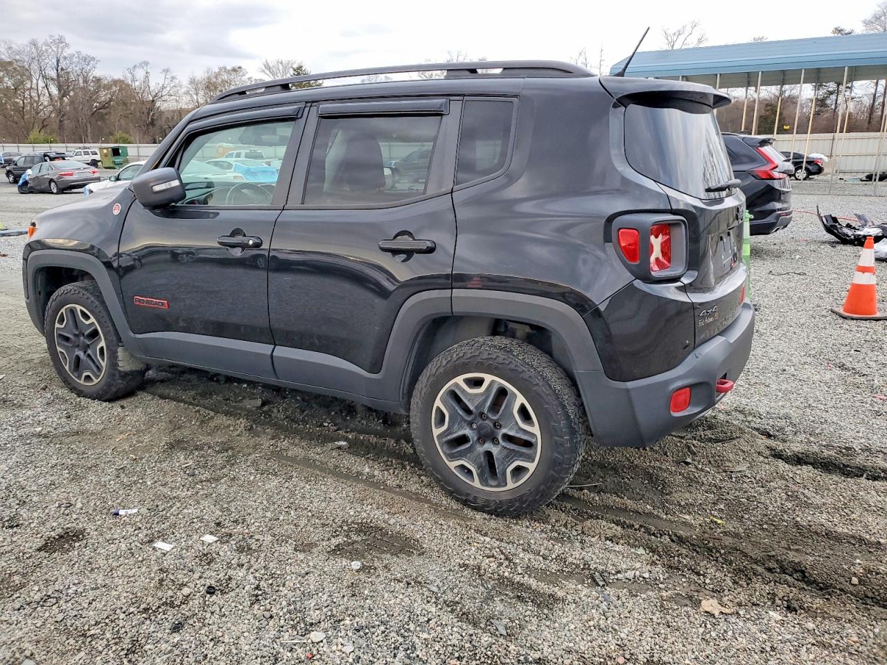 2015 JEEP RENEGADE TRAILHAWK photo 2