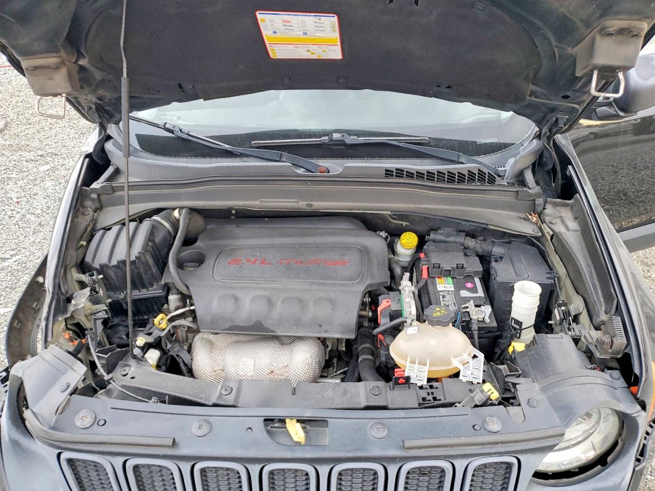 2015 JEEP RENEGADE TRAILHAWK photo 12