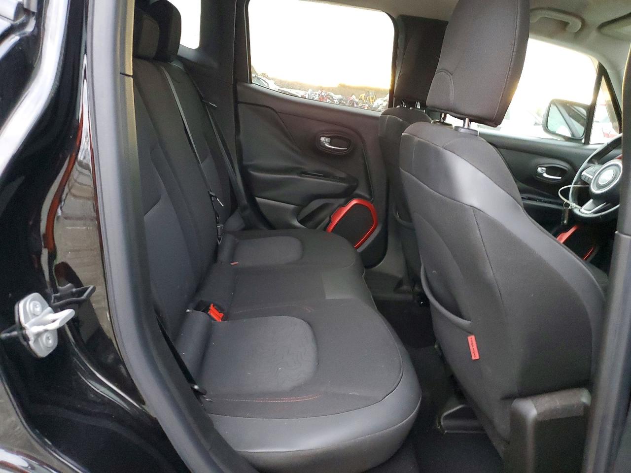 2015 JEEP RENEGADE TRAILHAWK photo 11