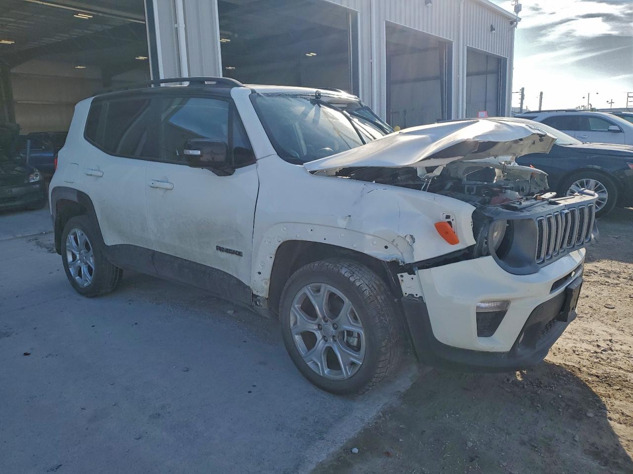 2023 JEEP RENEGADE LIMITED photo 4