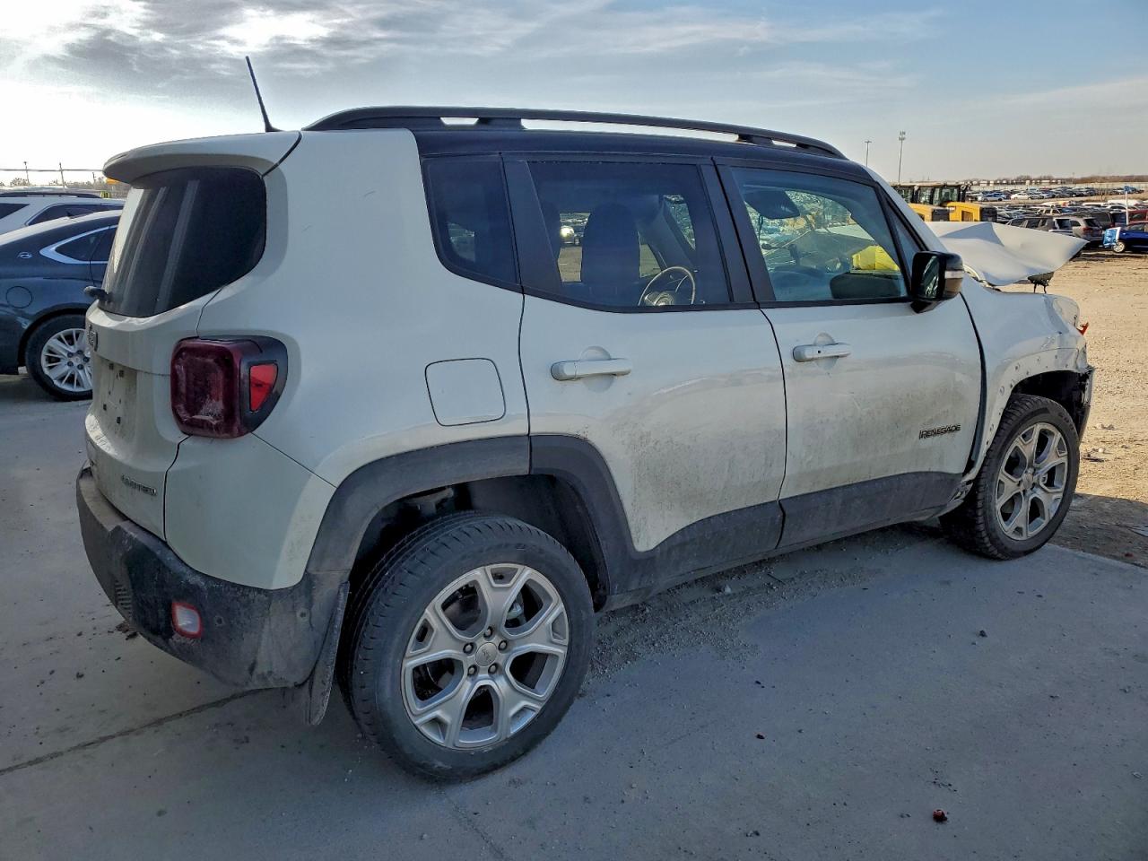 2023 JEEP RENEGADE LIMITED photo 3