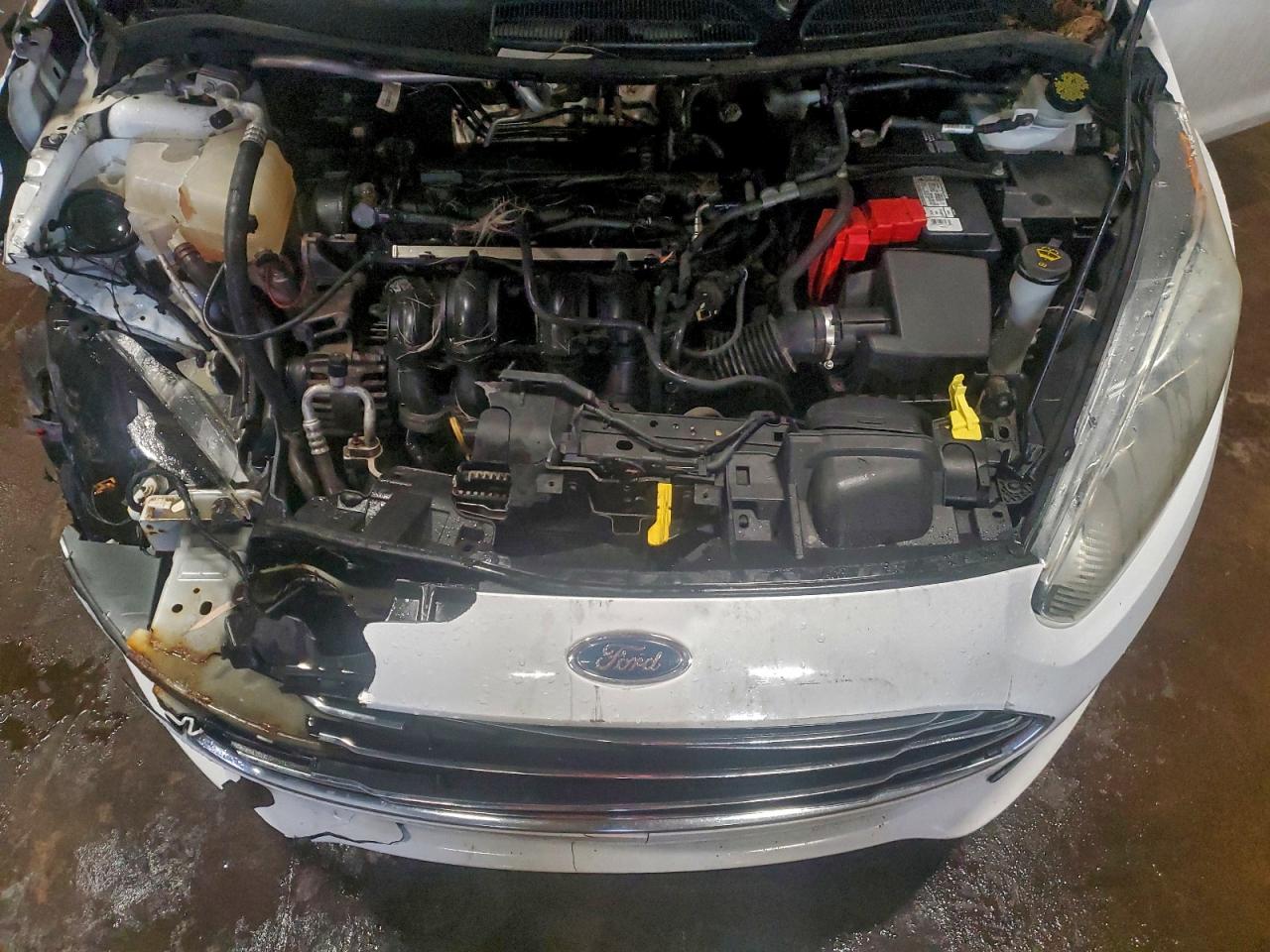 2015 FORD FIESTA SE photo 11