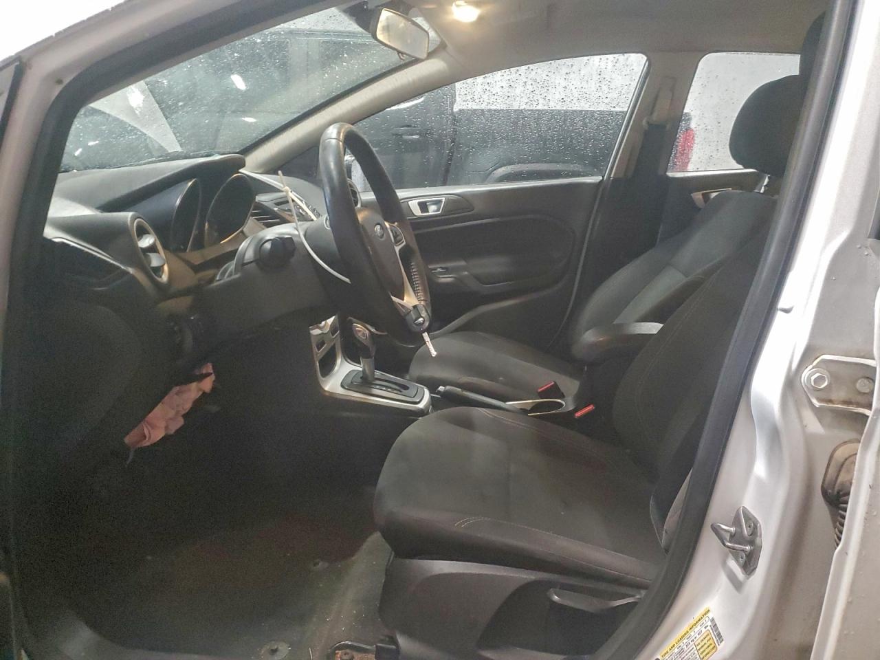 2015 FORD FIESTA SE photo 7
