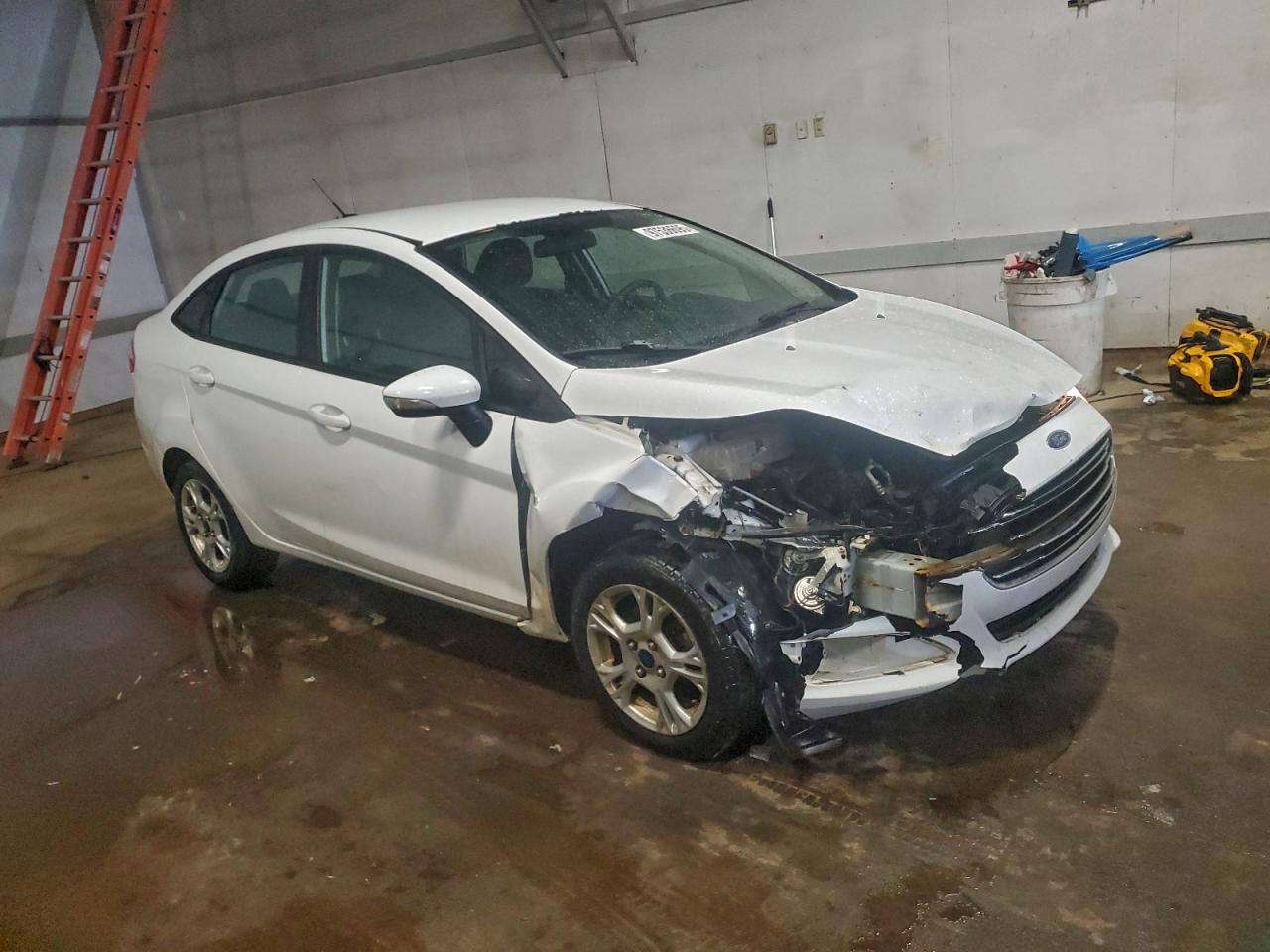 2015 FORD FIESTA SE photo 4