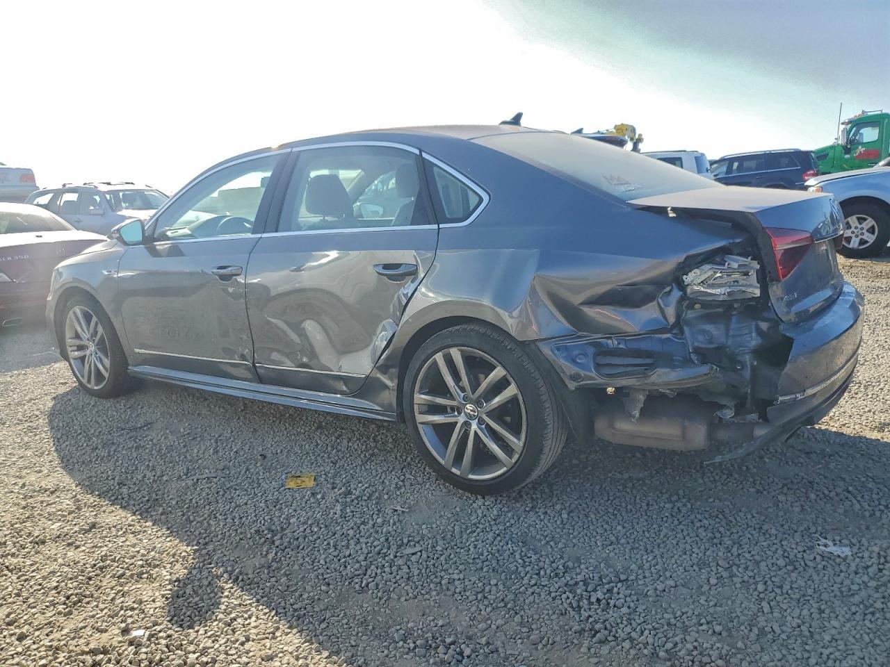 2017 VOLKSWAGEN PASSAT R-LINE photo 2