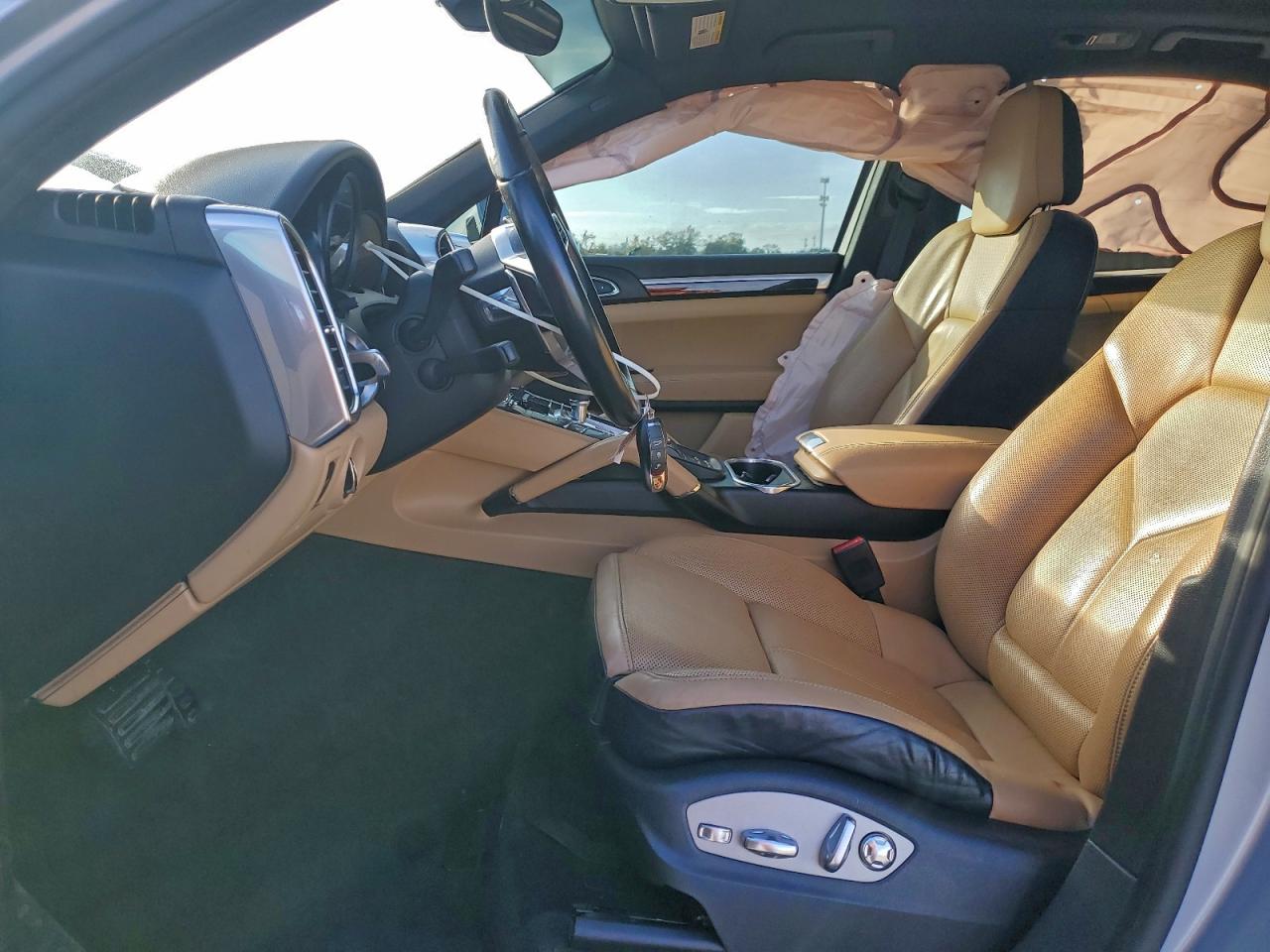 2018 PORSCHE CAYENNE photo 7