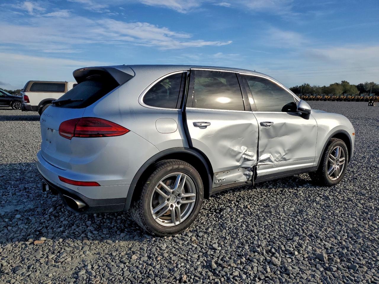 2018 PORSCHE CAYENNE photo 3