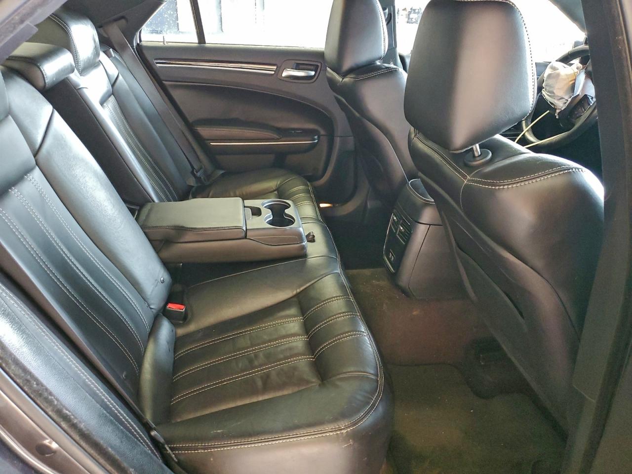 2018 CHRYSLER 300 S photo 19