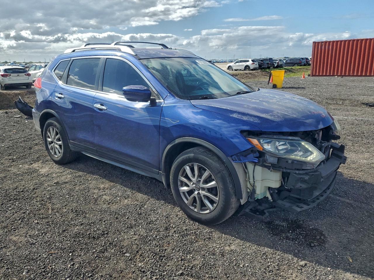 2017 NISSAN ROGUE S photo 4