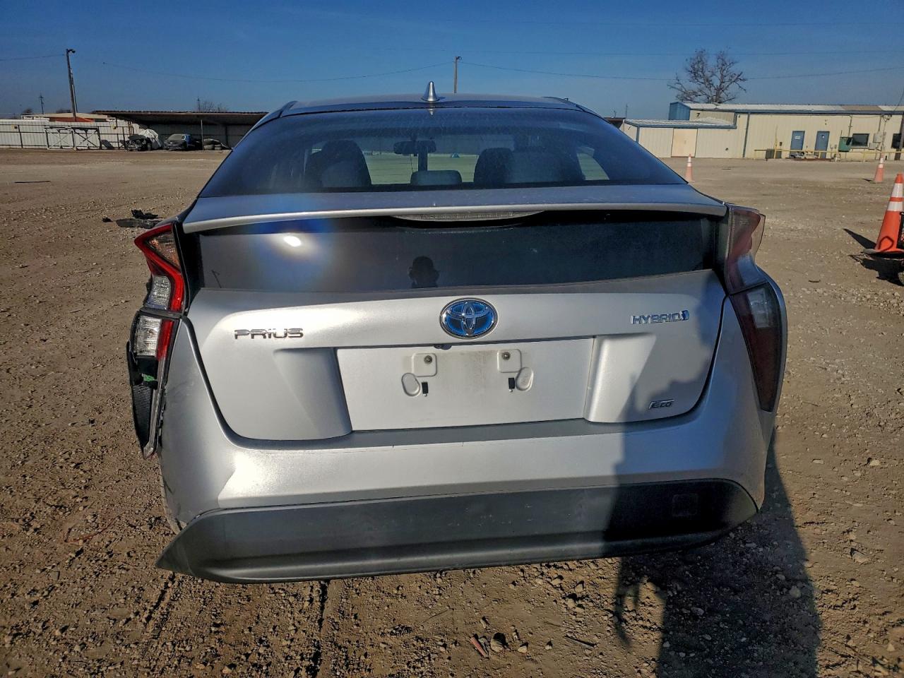 2016 TOYOTA PRIUS photo 6