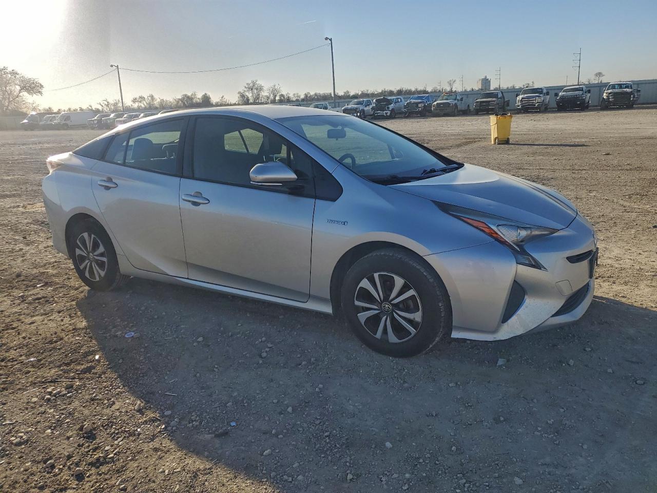 2016 TOYOTA PRIUS photo 4