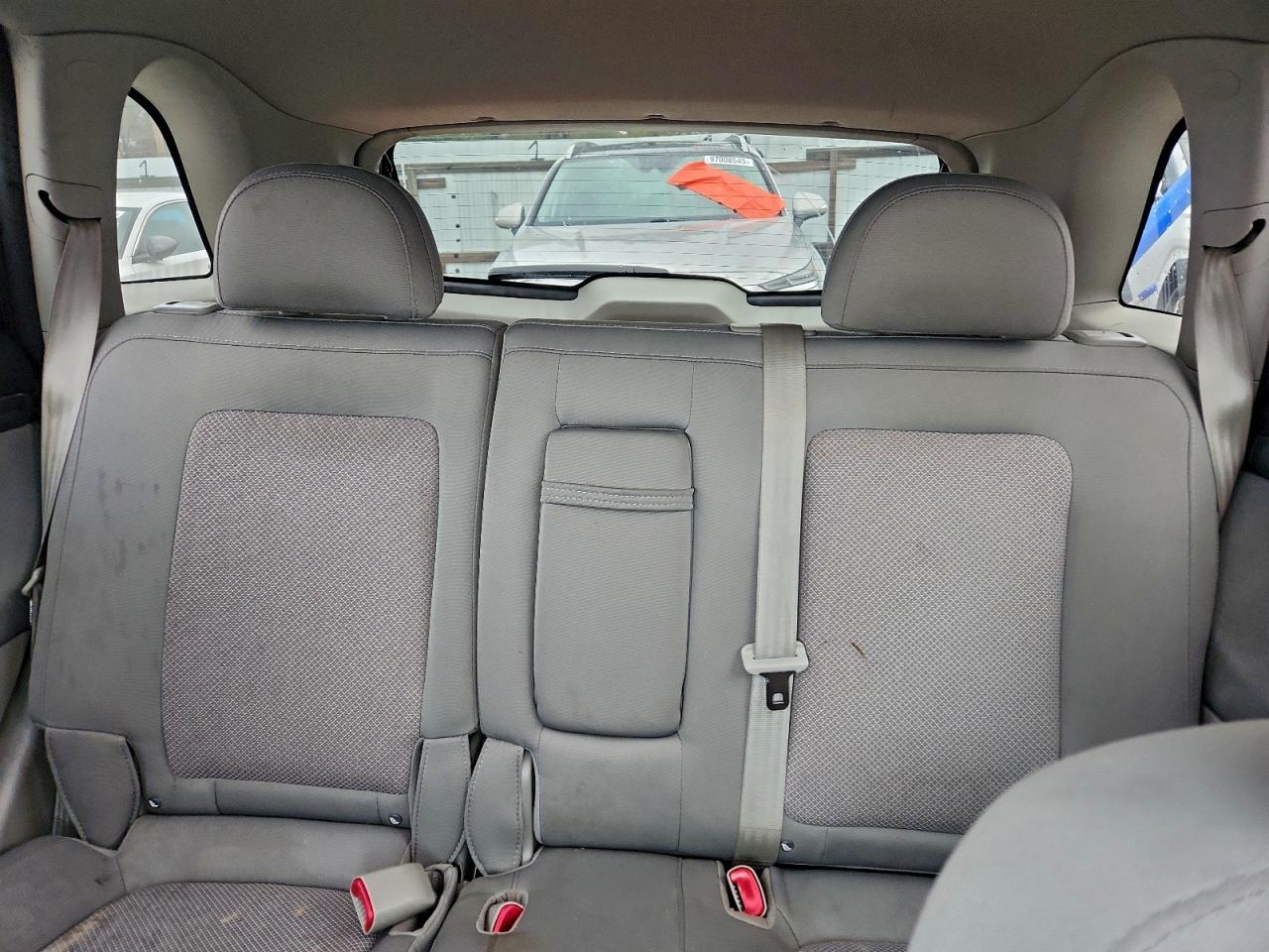 2008 SATURN VUE XR photo 10