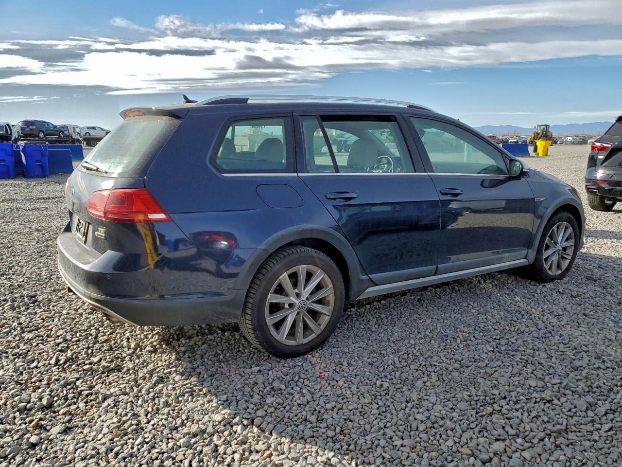2017 VOLKSWAGEN GOLF ALLTRACK S photo 3