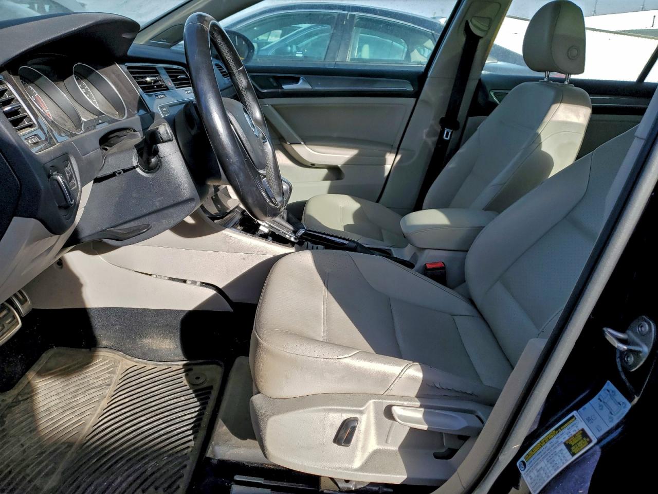 2017 VOLKSWAGEN GOLF ALLTRACK S photo 7