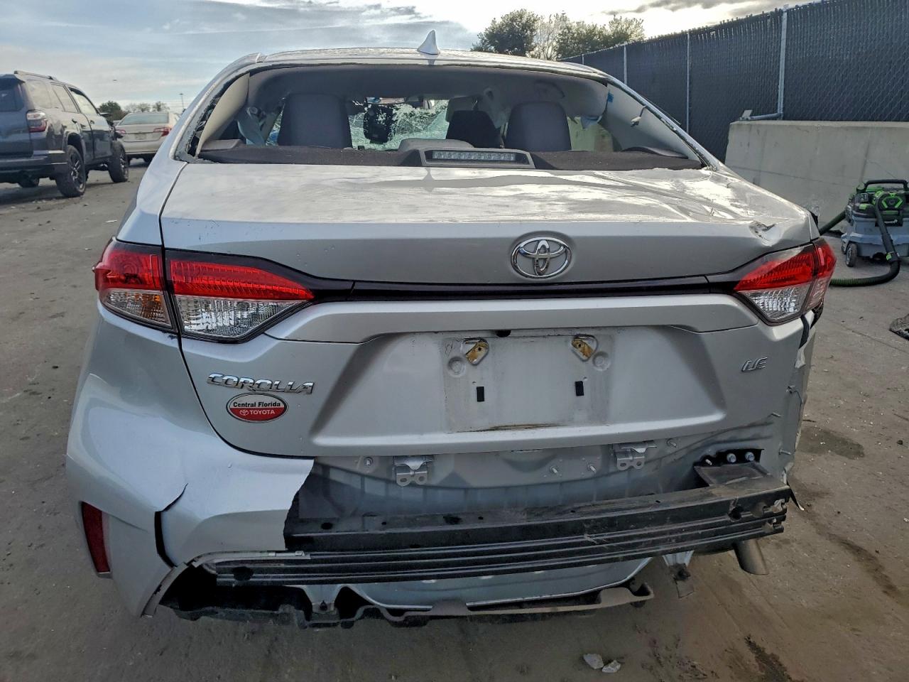 2022 TOYOTA COROLLA LE photo 6