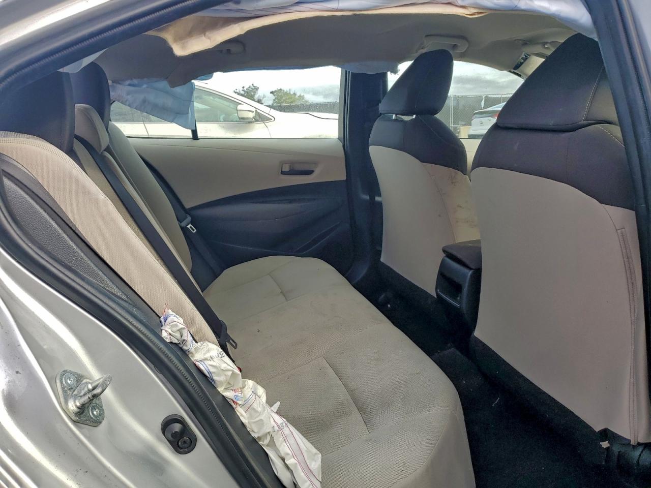 2022 TOYOTA COROLLA LE photo 10