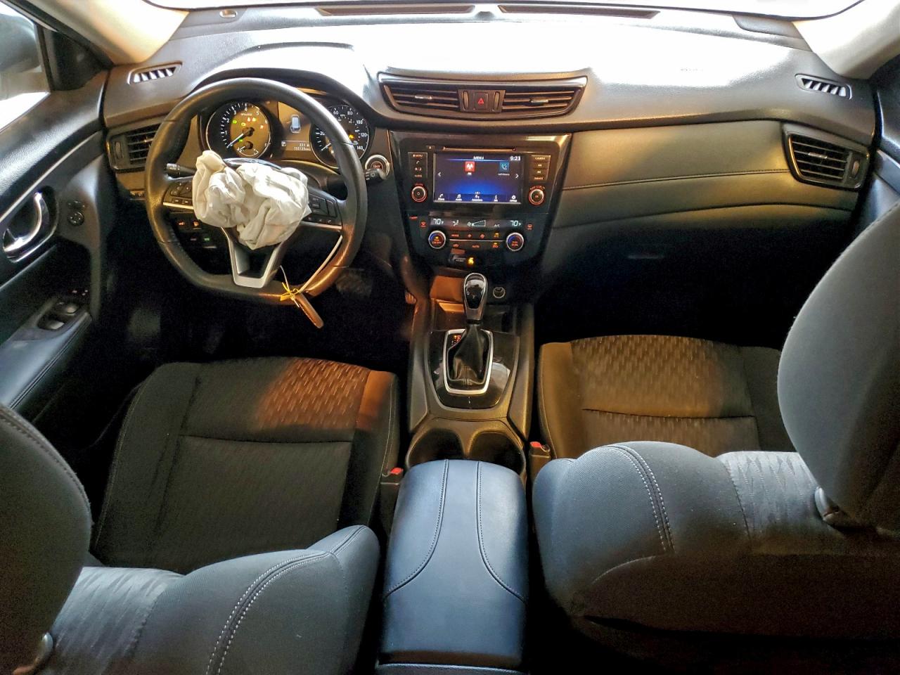 2019 NISSAN ROGUE S photo 8