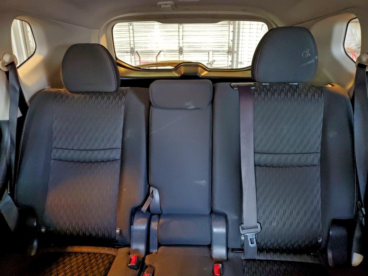 2019 NISSAN ROGUE S photo 10