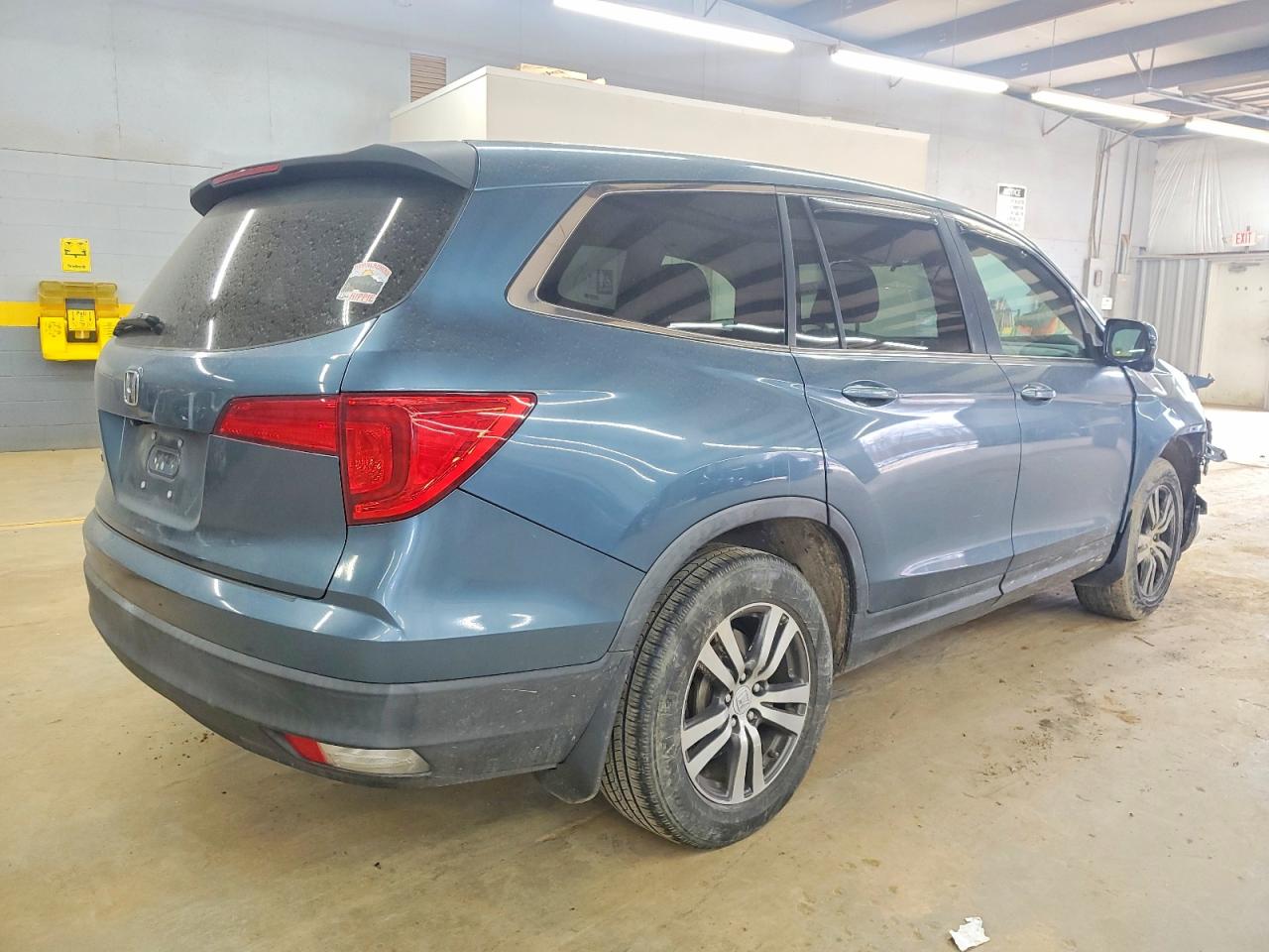 2016 HONDA PILOT EX photo 3