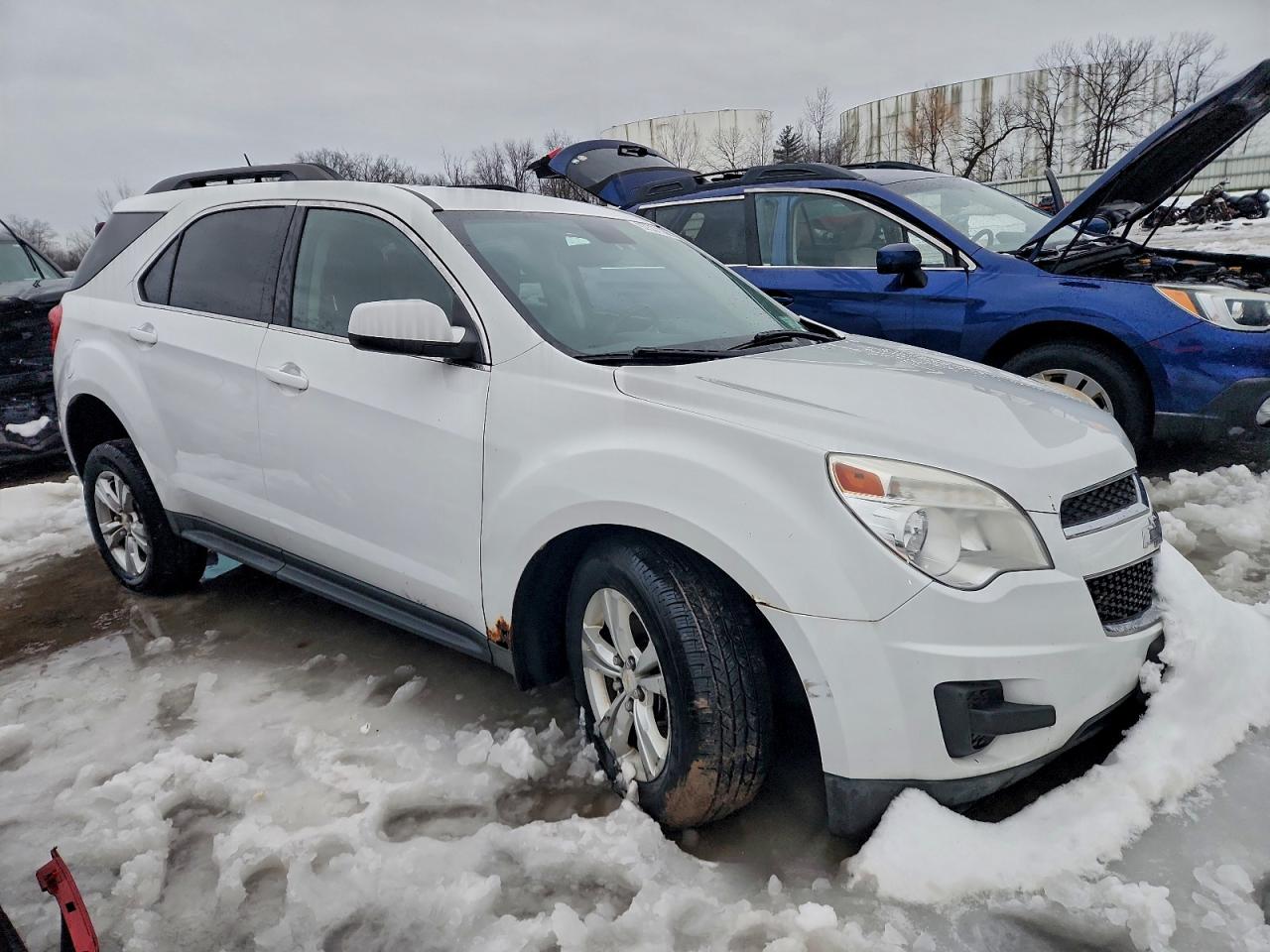 2015 CHEVROLET EQUINOX LT photo 4