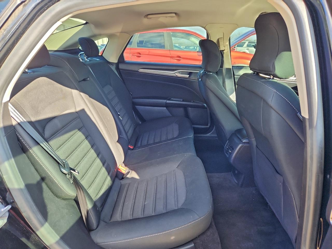2018 FORD FUSION SE photo 10