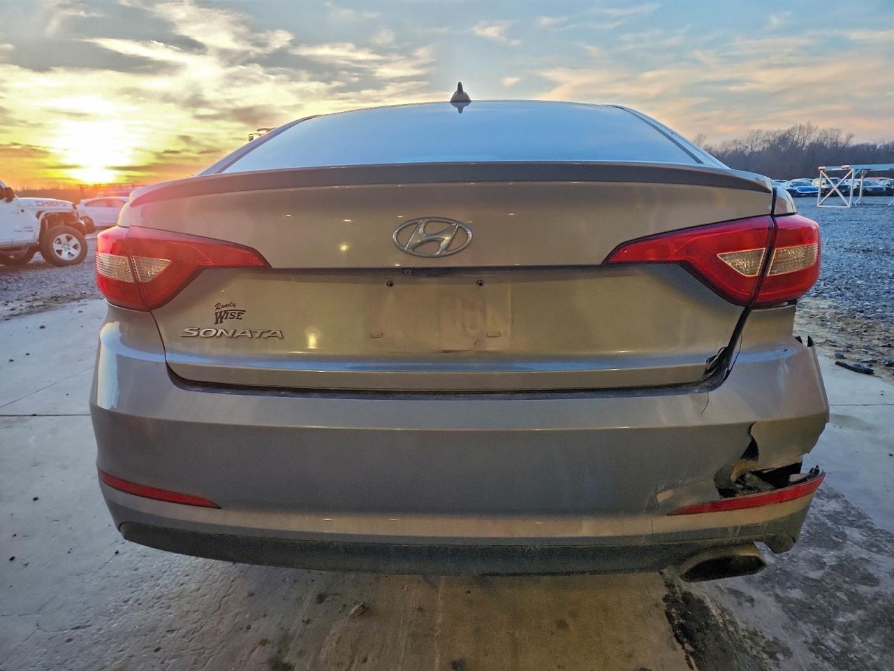 2016 HYUNDAI SONATA SE photo 6