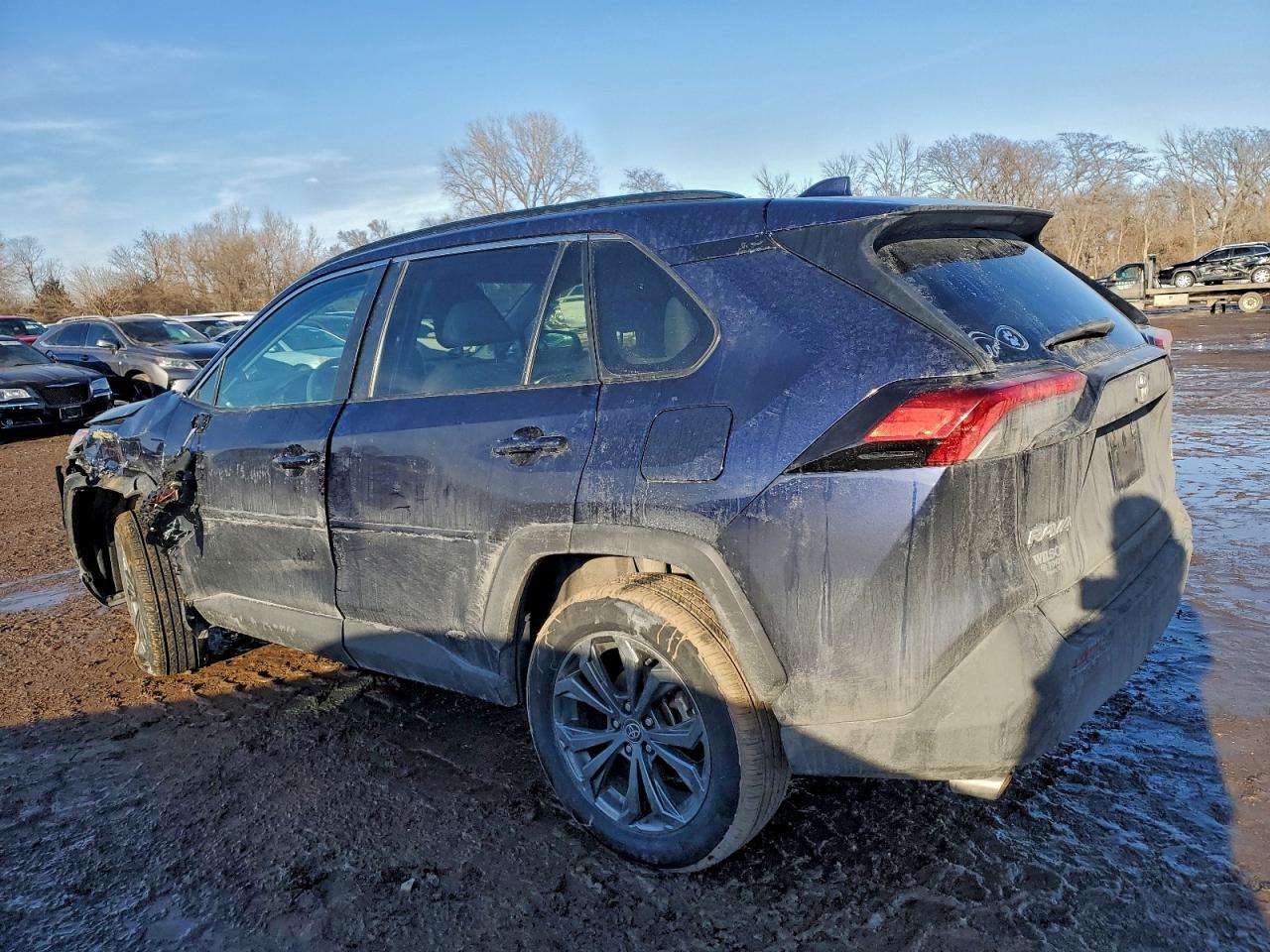 2022 TOYOTA RAV4 XLE PREMIUM photo 2