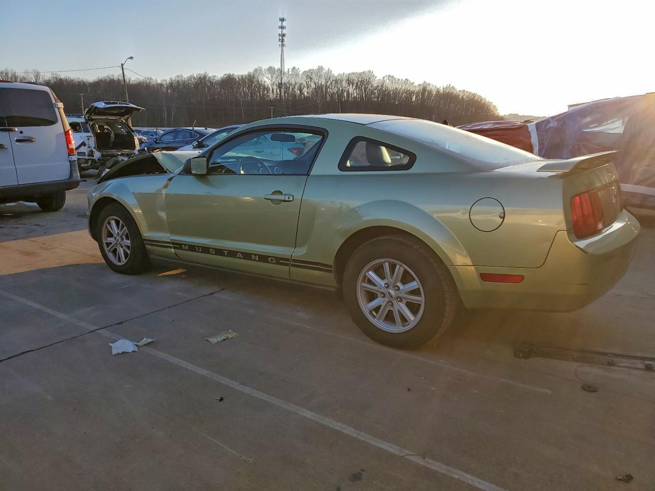 2005 FORD MUSTANG photo 2