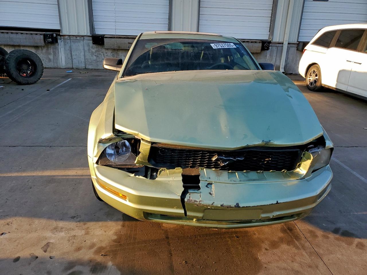 2005 FORD MUSTANG photo 5