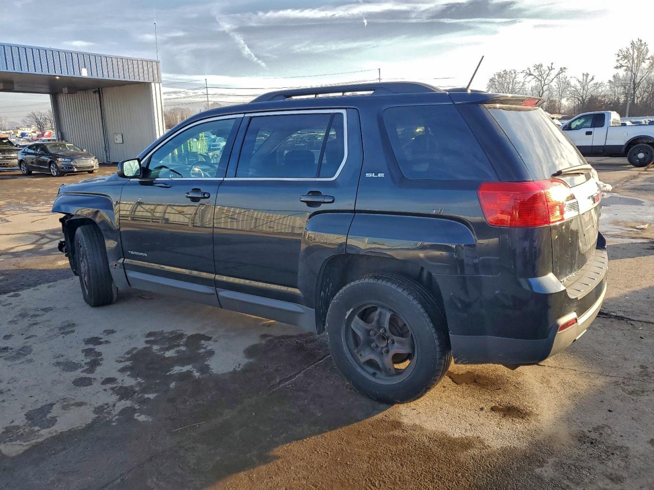 2015 GMC TERRAIN SLE photo 2