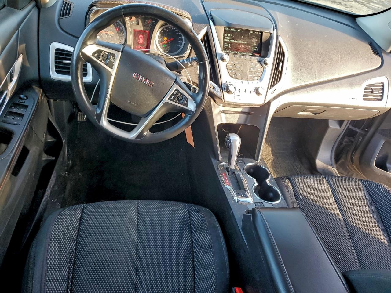 2015 GMC TERRAIN SLE photo 8