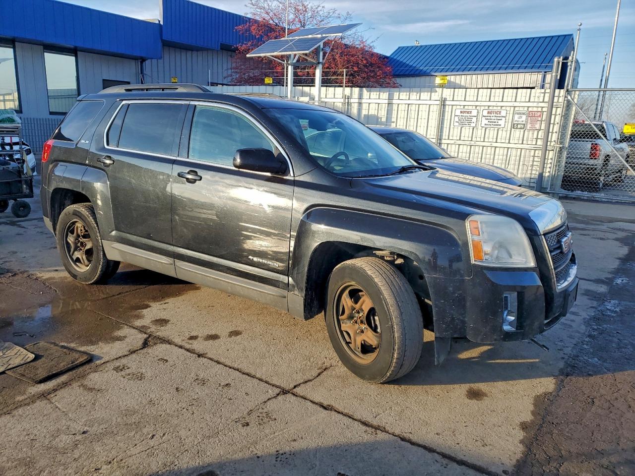 2015 GMC TERRAIN SLE photo 4