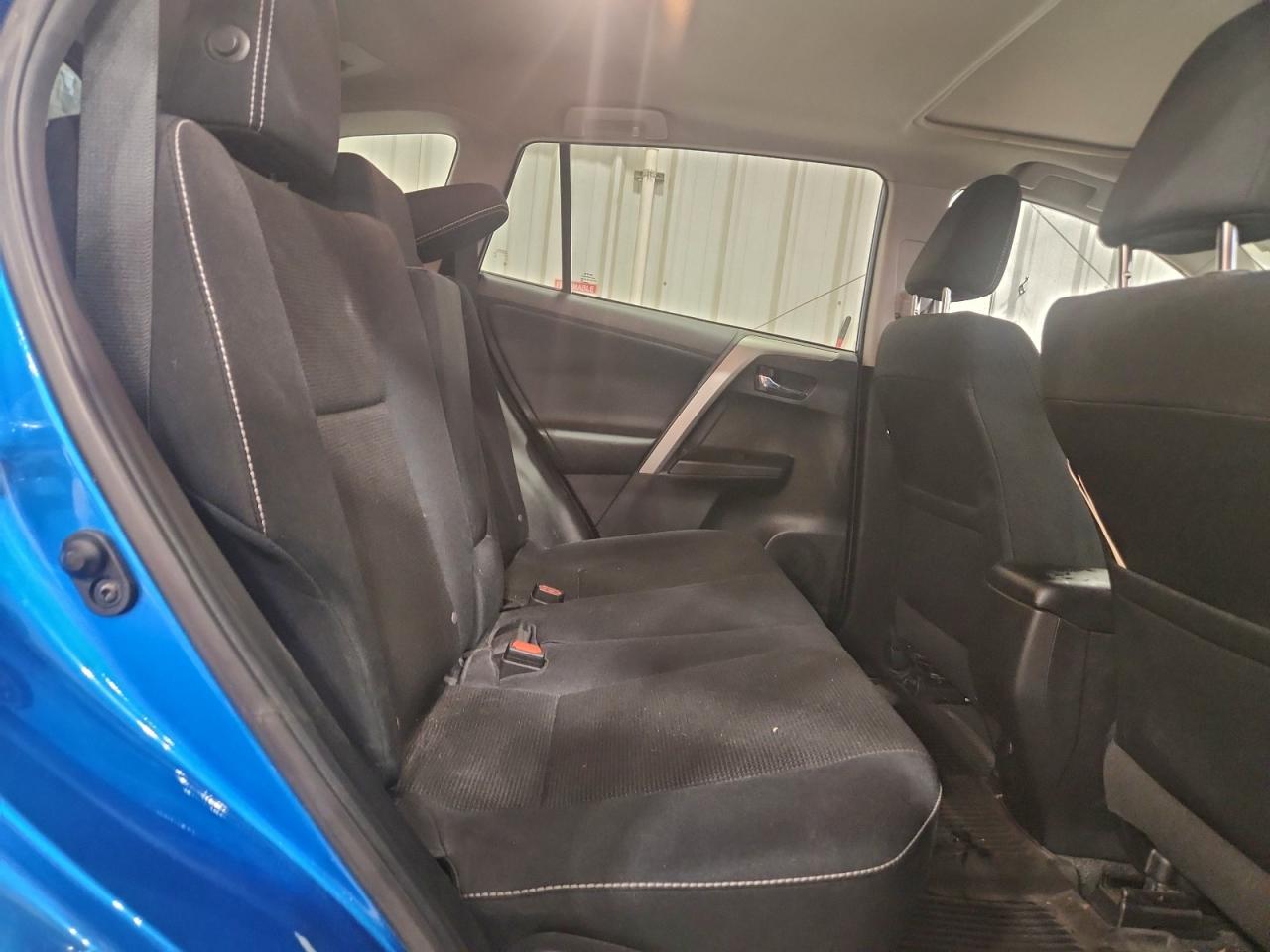 2017 TOYOTA RAV4 XLE photo 10