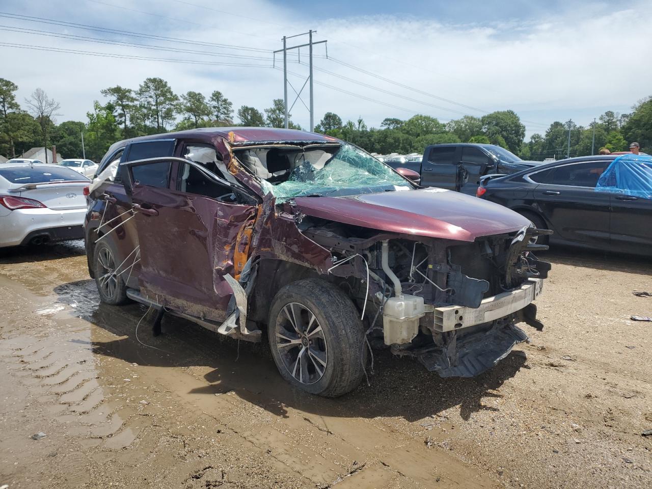 2019 TOYOTA HIGHLANDER LE photo 4