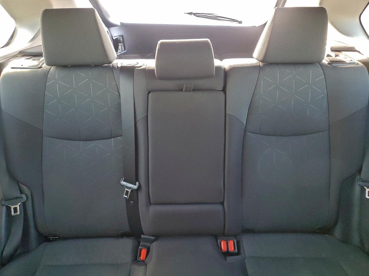2019 TOYOTA RAV4 XLE photo 10