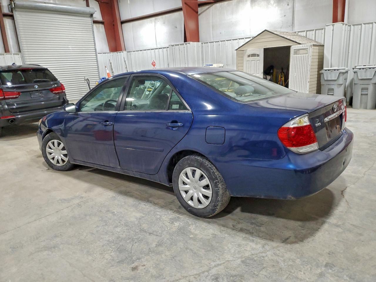 2006 TOYOTA CAMRY LE photo 3