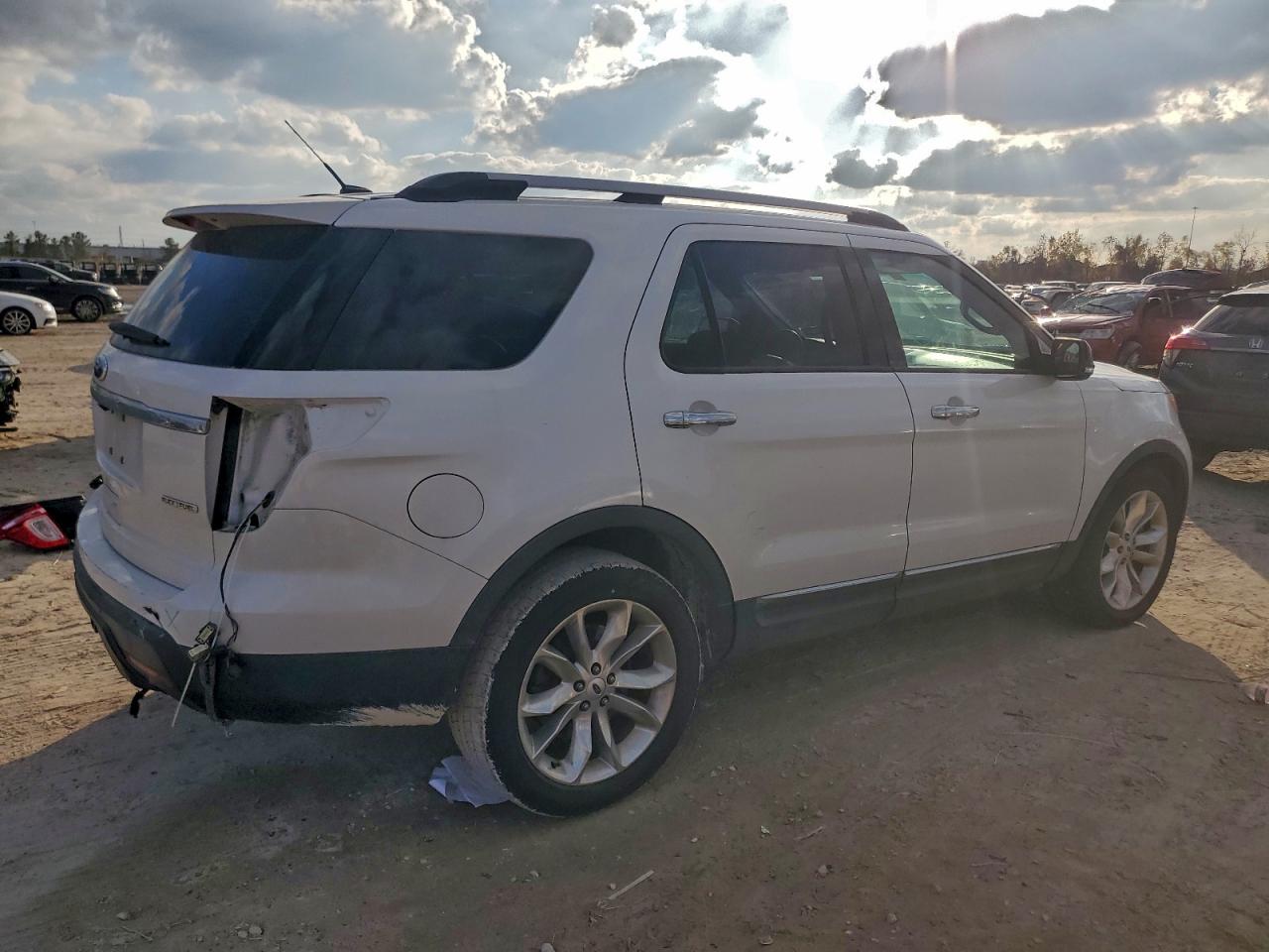 2013 FORD EXPLORER XLT photo 5