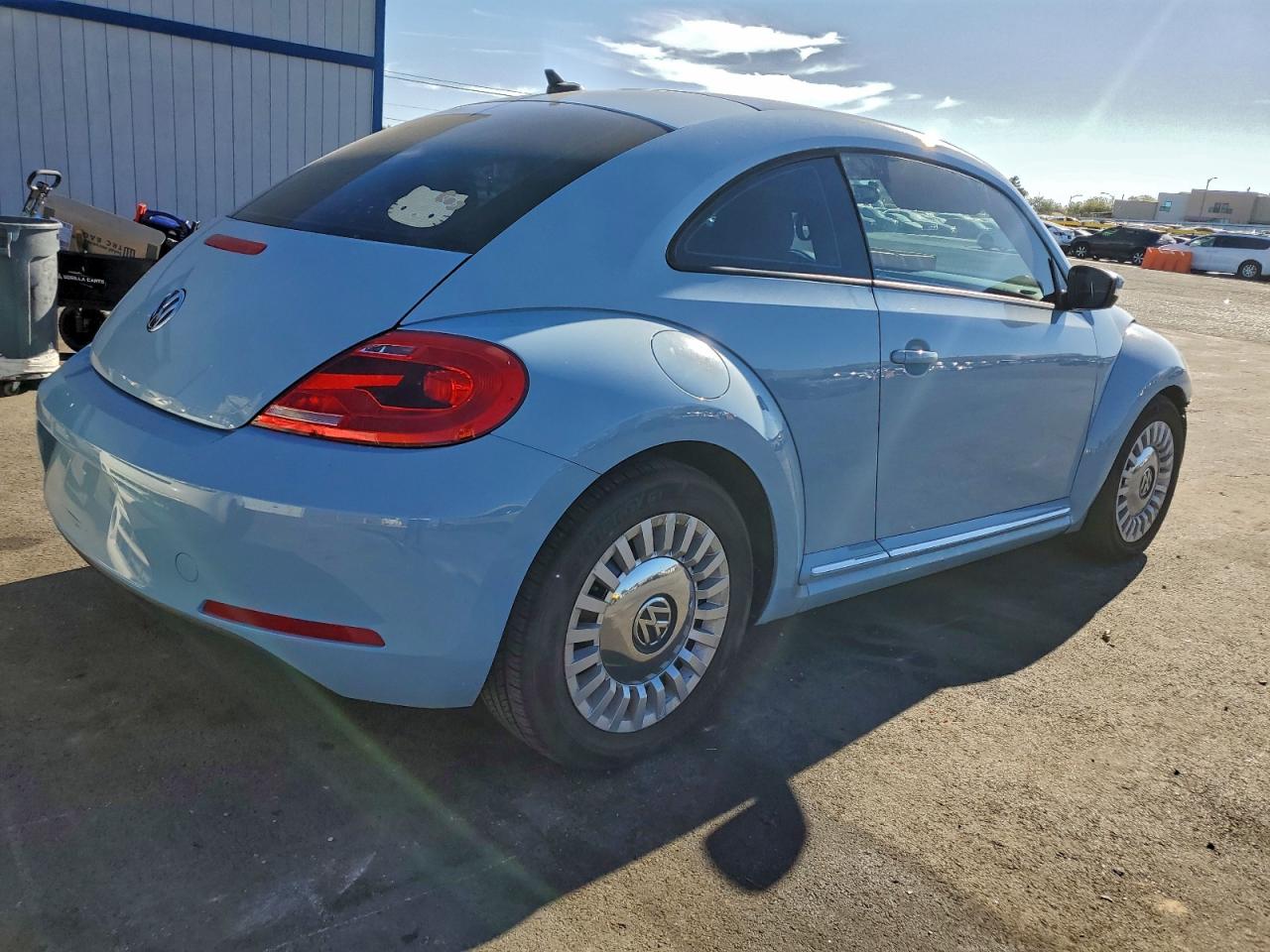 2013 VOLKSWAGEN BEETLE photo 3