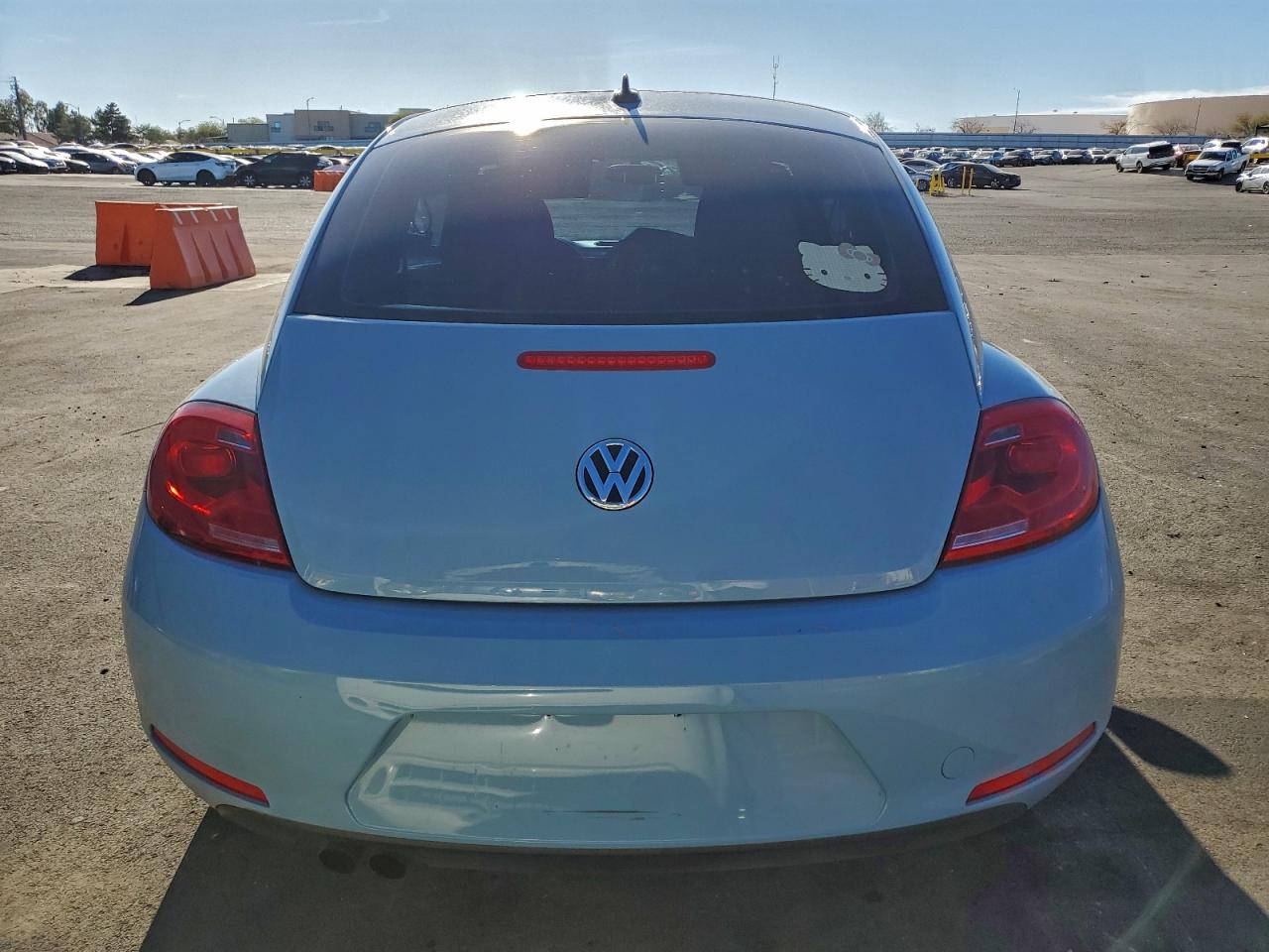 2013 VOLKSWAGEN BEETLE photo 6