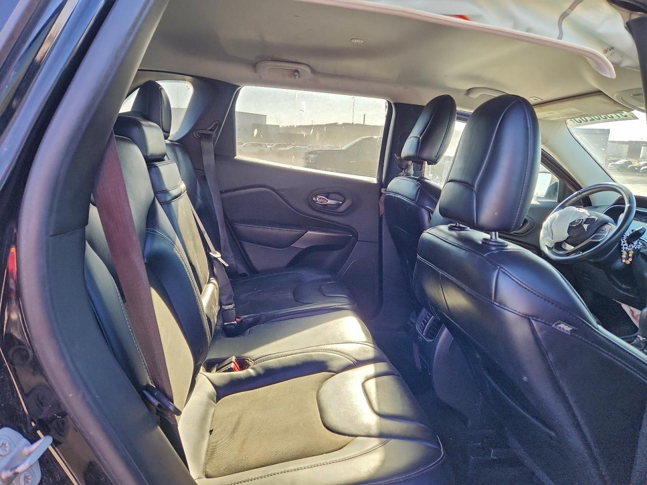 2019 JEEP CHEROKEE LATITUDE PLUS photo 19