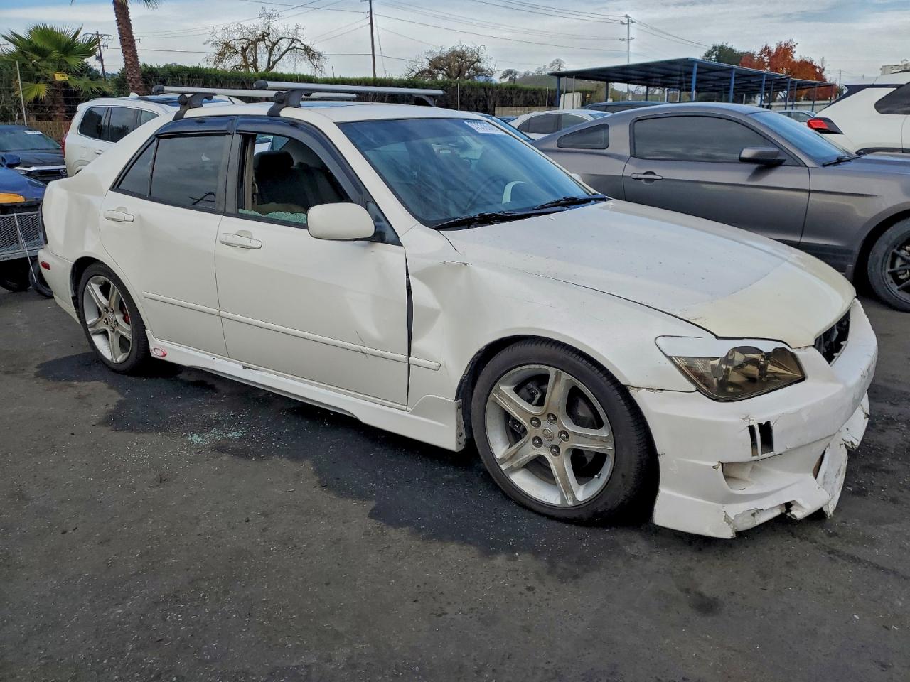 2001 LEXUS IS 300 photo 4