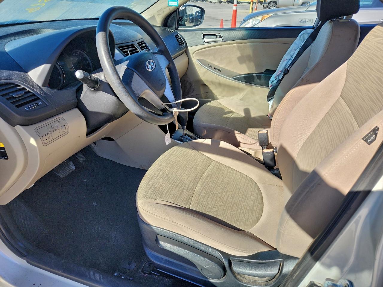 2016 HYUNDAI ACCENT SE photo 7