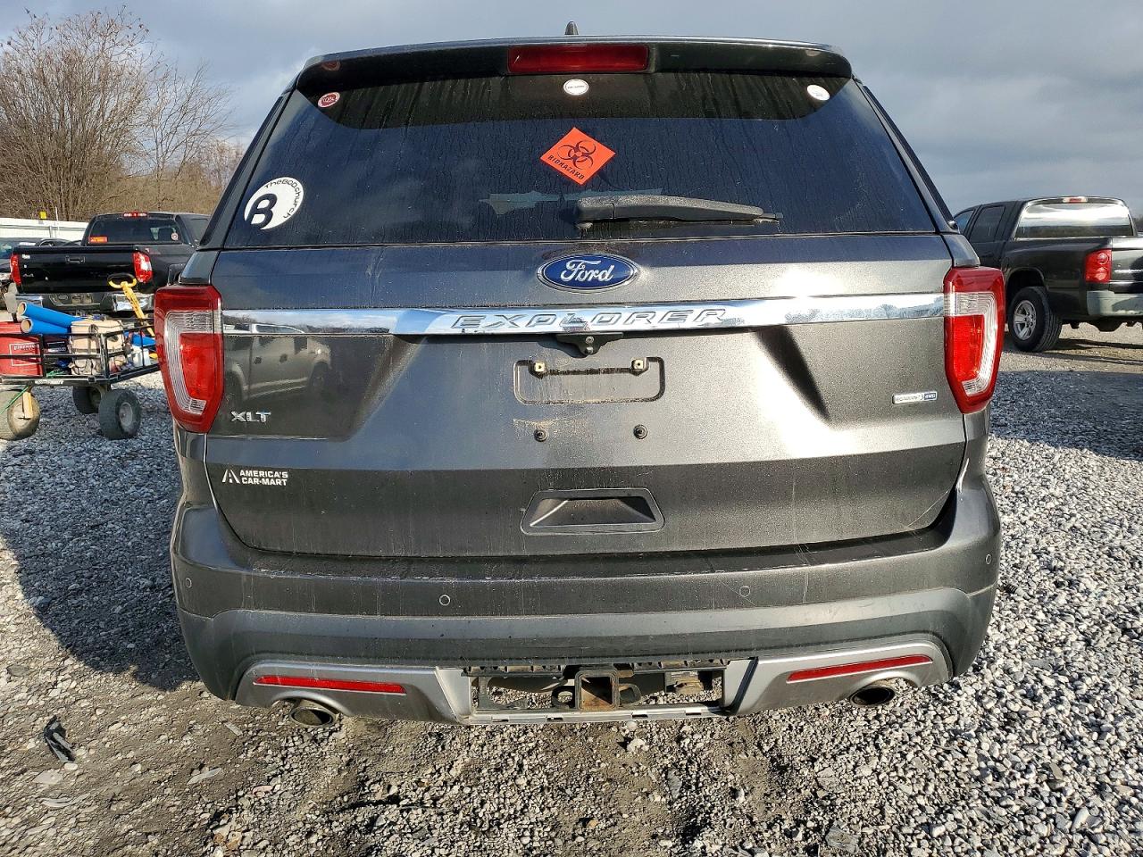 2017 FORD EXPLORER XLT photo 11