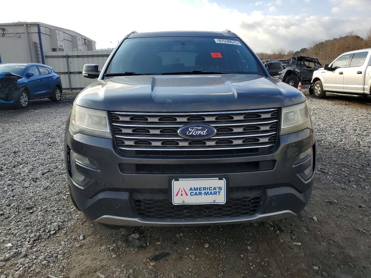 2017 FORD EXPLORER XLT photo 9