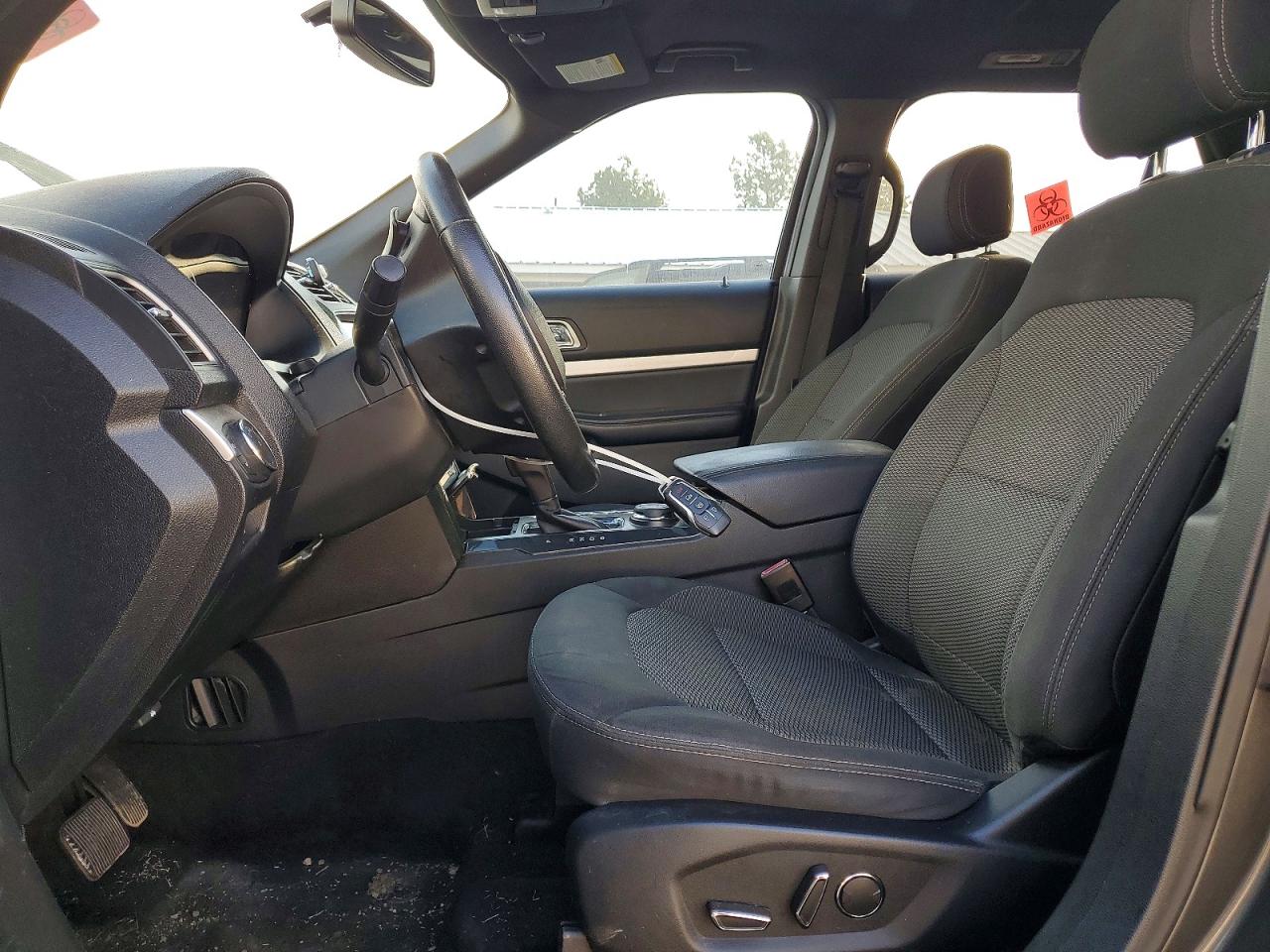 2017 FORD EXPLORER XLT photo 13
