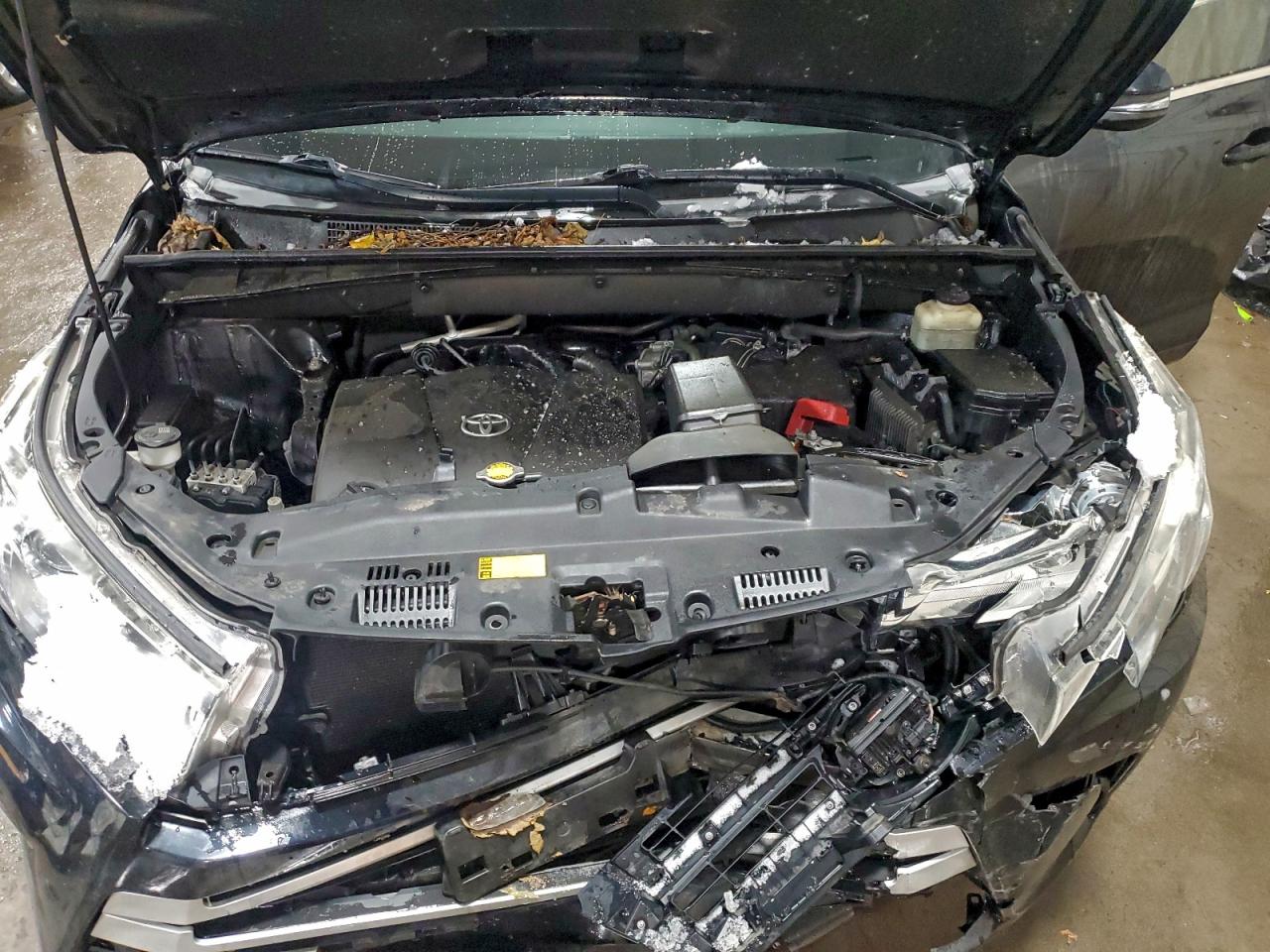 2017 TOYOTA HIGHLANDER SE photo 34