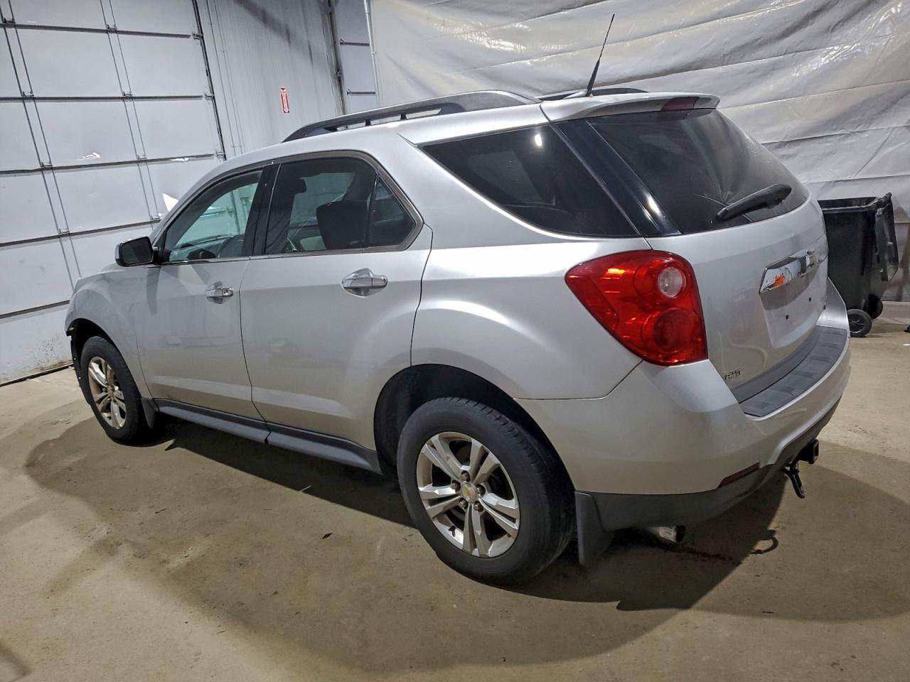 2010 CHEVROLET EQUINOX LT photo 2